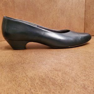 Soft Style Hush Puppies Womens Pump Shoes 10.5W BLACK Slip-On Close Toe Low Heel